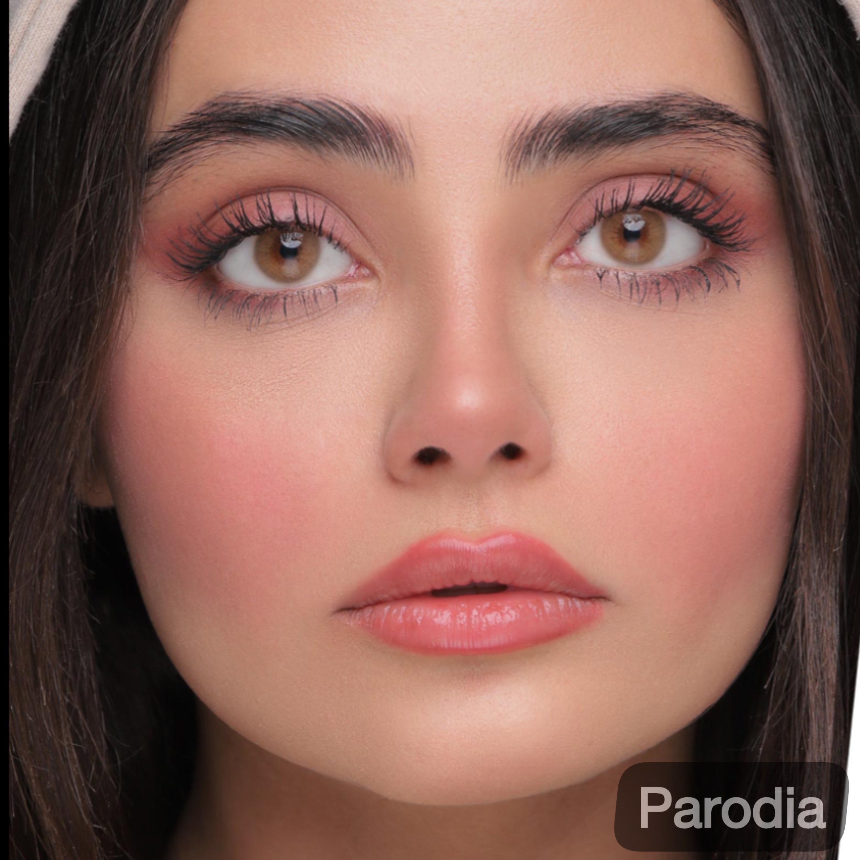 لنز رنگی روزانه یونیک (Uniqe)